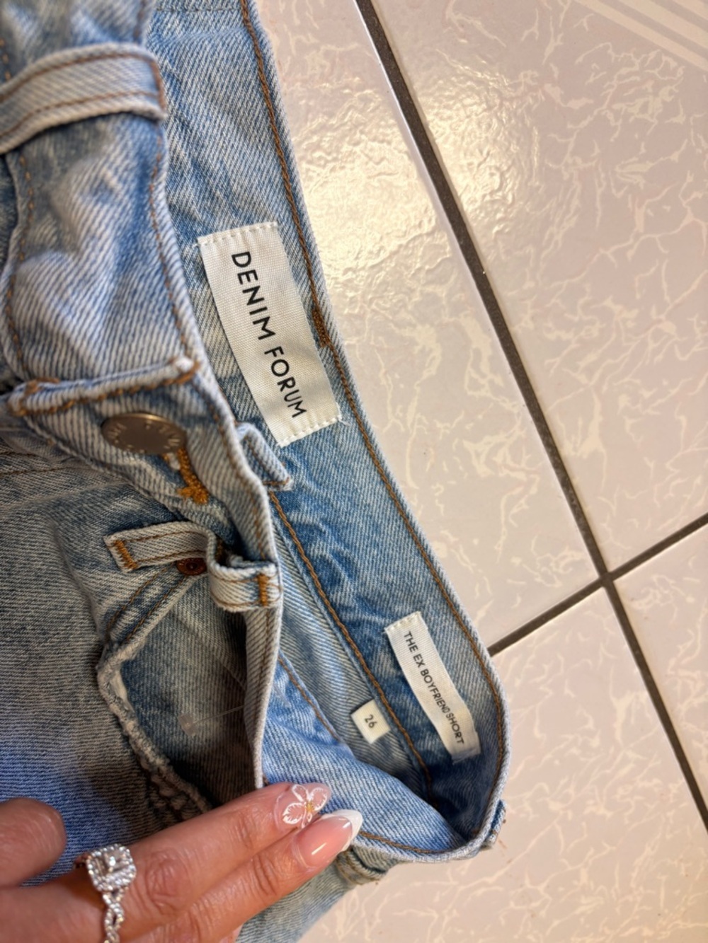 Aritzia Denim Forum Shorts - Picture 4 of 6